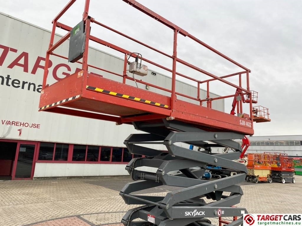 Máy nâng người hình kéo SkyJack SJIII-4632 Electric 4632 Scissor Work Lift 1170cm: hình 26