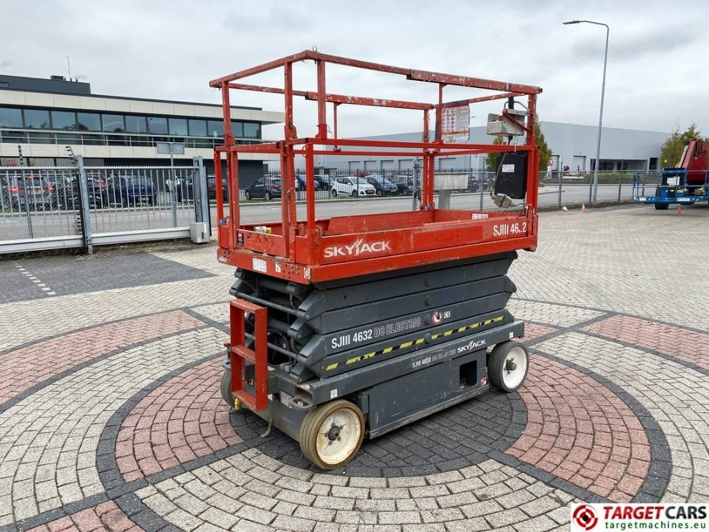 SkyJack SJIII-4632 Electric 4632 Scissor Work Lift 1170cm - Máy nâng người hình kéo: hình 3 SkyJack SJIII-4632 Electric 4632 Scissor Work Lift 1170cm - Máy nâng người hình kéo: hình 3