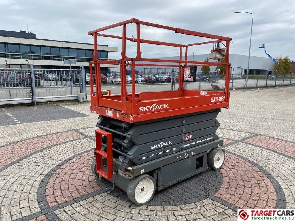 SkyJack SJIII-4632 Electric Scissor Work Lift 1170cm  - Máy nâng người hình kéo: hình 3 SkyJack SJIII-4632 Electric Scissor Work Lift 1170cm  - Máy nâng người hình kéo: hình 3