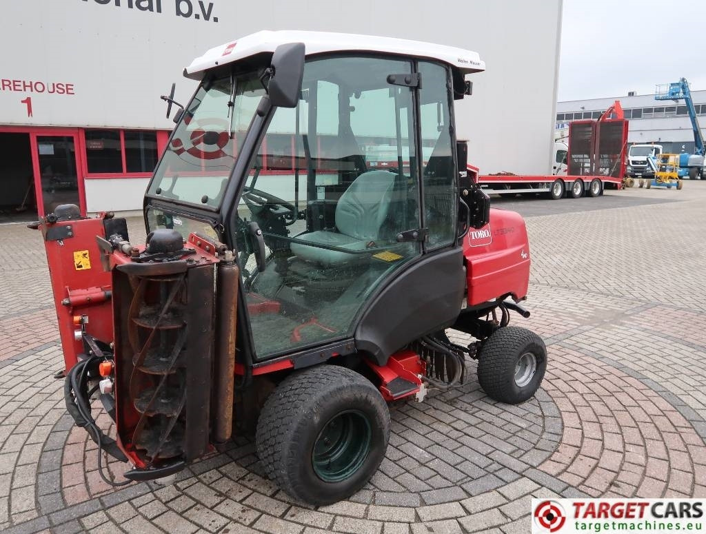 Toro LT3340 3-Gang Hydro 4WD Cylinder Reel Mower - Máy cắt cỏ vườn: hình 2 Toro LT3340 3-Gang Hydro 4WD Cylinder Reel Mower - Máy cắt cỏ vườn: hình 2