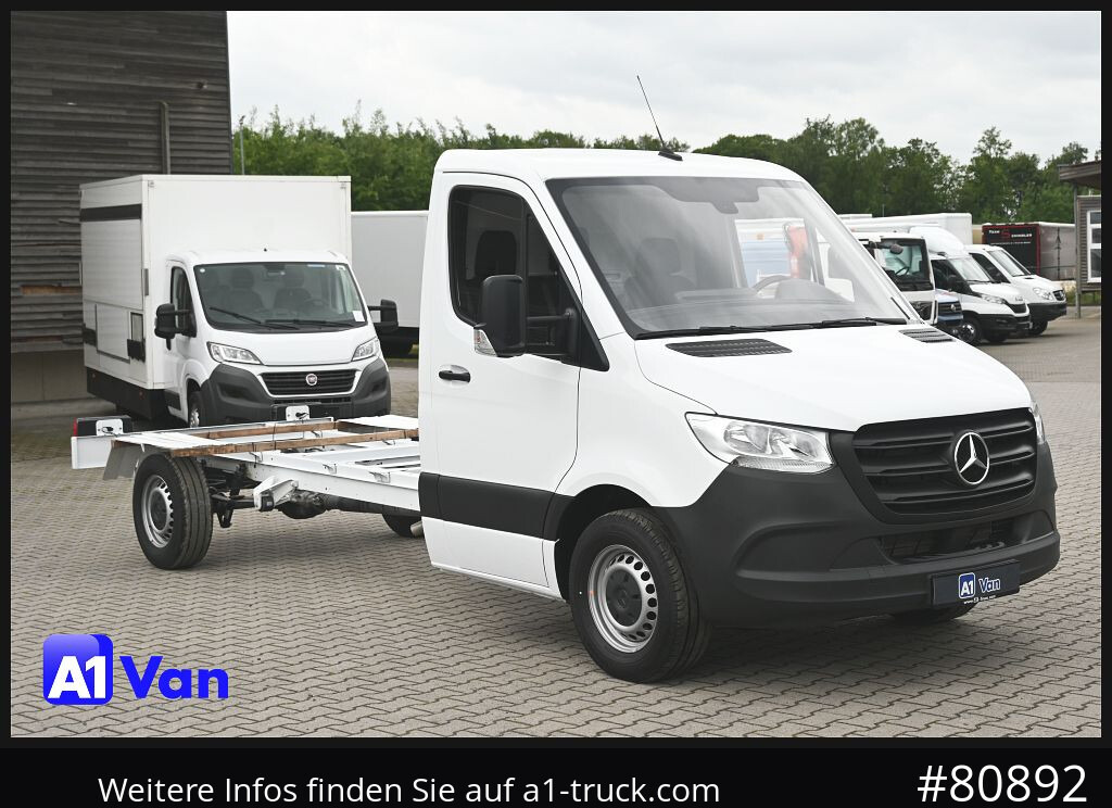 MERCEDES-BENZ Sprinter 317 CDI Fahrgestell, NEU, Klima, Tempomat, 3-Sitzer - Xe tải khung gầm: hình 1 MERCEDES-BENZ Sprinter 317 CDI Fahrgestell, NEU, Klima, Tempomat, 3-Sitzer - Xe tải khung gầm: hình 1