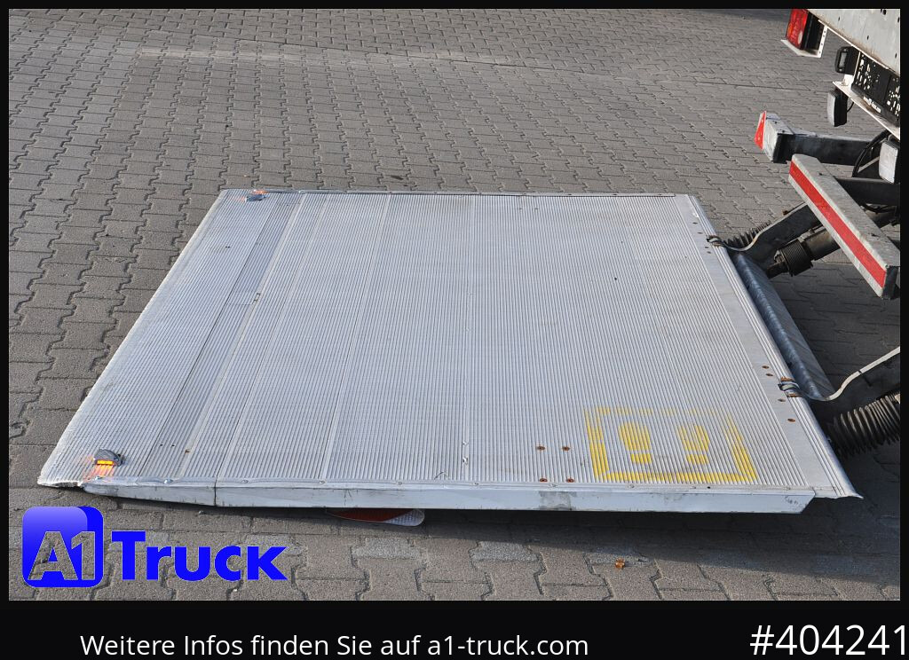 SCHMITZ Getränke, Lenkachse, LBW, Ladebordwand, kurzer Aufbau - Sơ mi rơ moóc đồ uống: hình 2 SCHMITZ Getränke, Lenkachse, LBW, Ladebordwand, kurzer Aufbau - Sơ mi rơ moóc đồ uống: hình 2