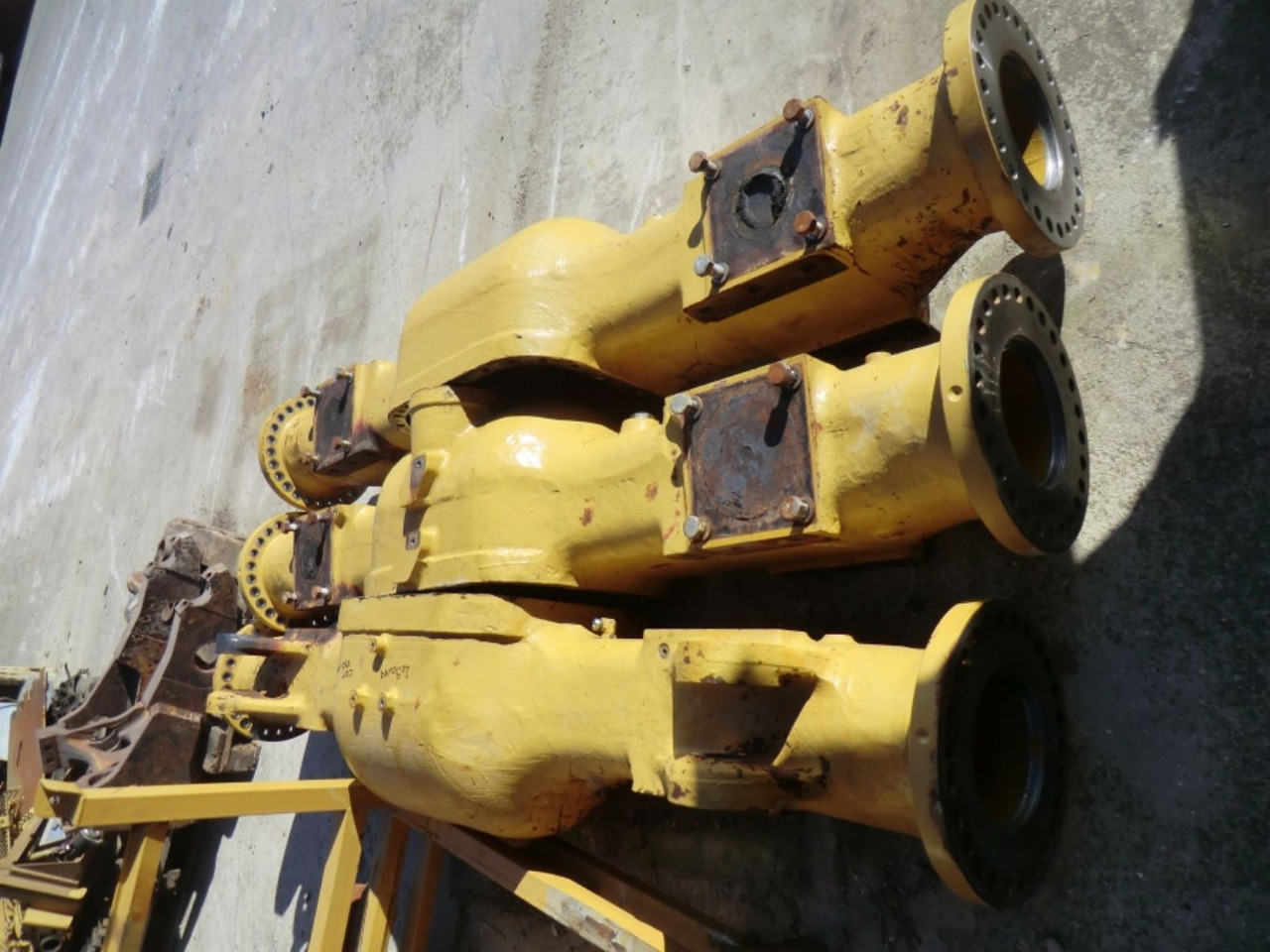 Caterpillar 735 ALLOGGIAMENTO ASSALE POSTERIORE - Trục sau cho Máy móc xây dựng: hình 1 Caterpillar 735 ALLOGGIAMENTO ASSALE POSTERIORE - Trục sau cho Máy móc xây dựng: hình 1