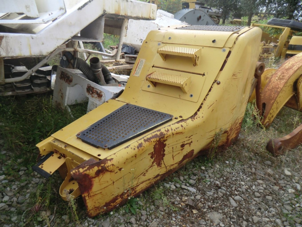 Caterpillar 735 Serbatotio olio idraulico, completo di porta batterie, quadro elettrico. - Bồn thủy lực cho Máy móc xây dựng: hình 3 Caterpillar 735 Serbatotio olio idraulico, completo di porta batterie, quadro elettrico. - Bồn thủy lực cho Máy móc xây dựng: hình 3