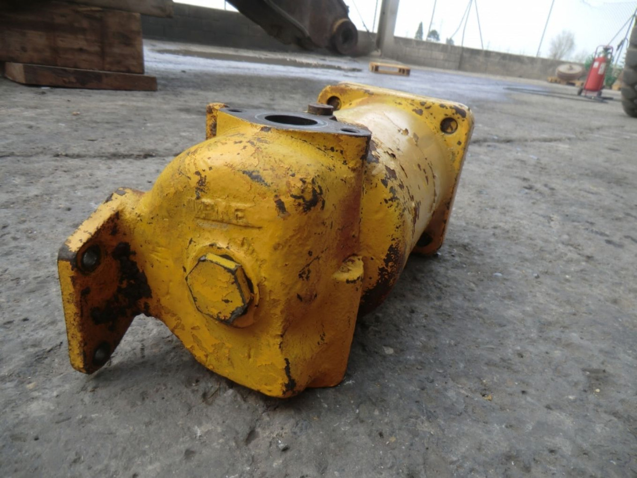 Caterpillar D333 SUPPORTO FILTRO - Động cơ và các bộ phận cho Máy móc xây dựng: hình 1 Caterpillar D333 SUPPORTO FILTRO - Động cơ và các bộ phận cho Máy móc xây dựng: hình 1