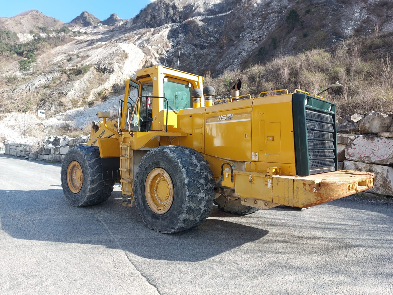KAWASAKI 115ZV-2 - Máy xúc lật bánh lốp: hình 3 KAWASAKI 115ZV-2 - Máy xúc lật bánh lốp: hình 3