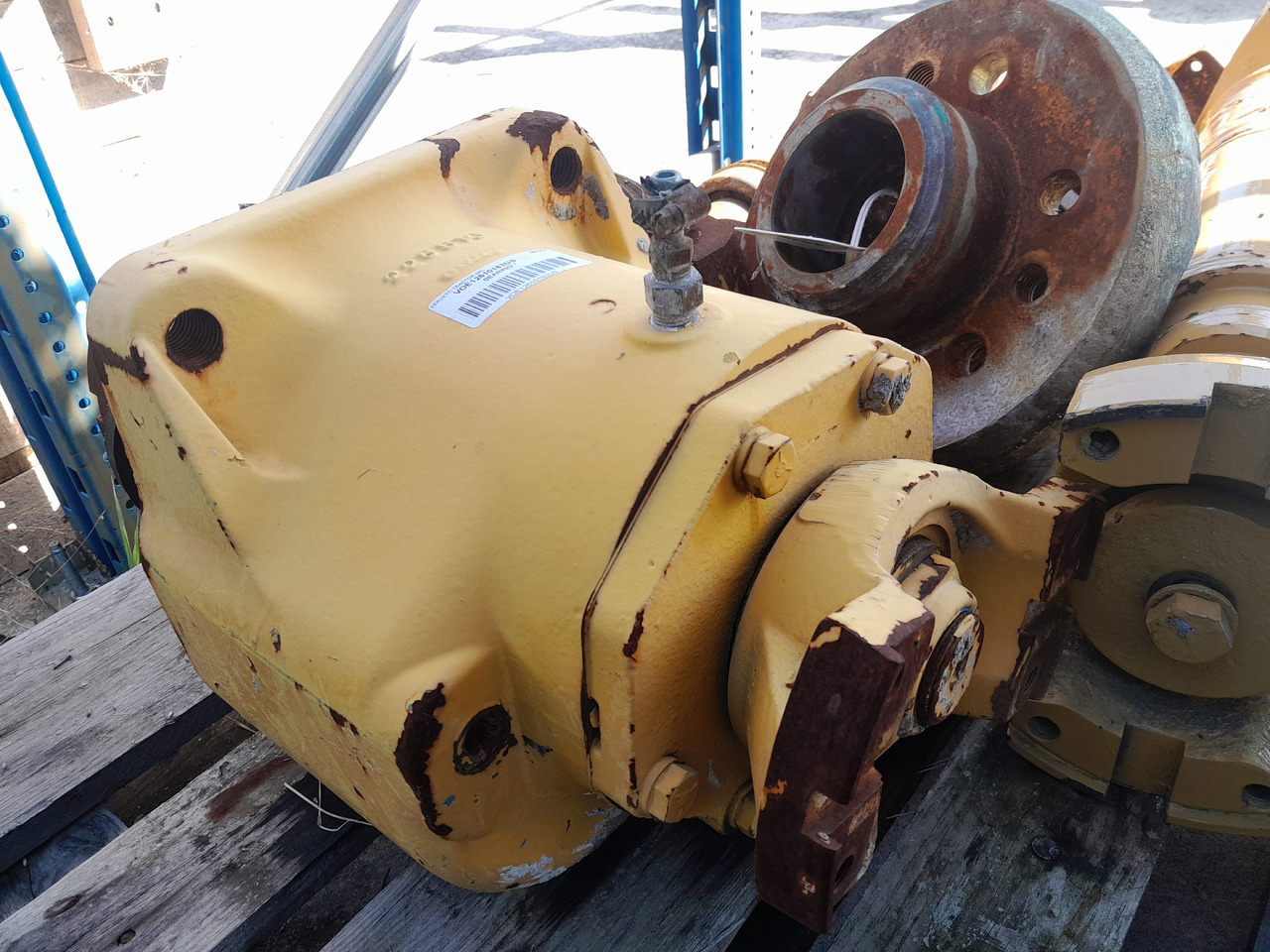 VOLVO L330E SUPPORT BEARING PROPELLER SHAFT - Truyền động cho Máy móc xây dựng: hình 1 VOLVO L330E SUPPORT BEARING PROPELLER SHAFT - Truyền động cho Máy móc xây dựng: hình 1