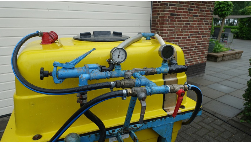 KWH Gedragen veldspuit vatspuit 400 Liter - Máy xịt: hình 4 KWH Gedragen veldspuit vatspuit 400 Liter - Máy xịt: hình 4