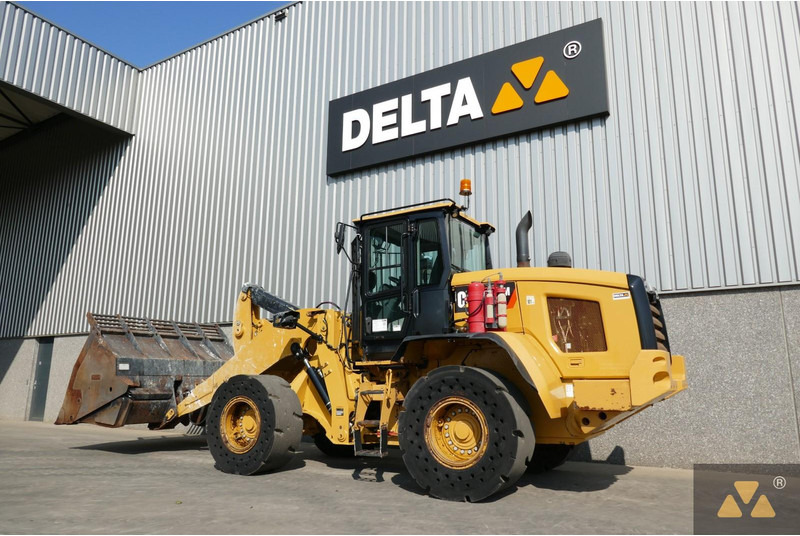 Caterpillar 938M - Máy xúc lật bánh lốp: hình 4 Caterpillar 938M - Máy xúc lật bánh lốp: hình 4