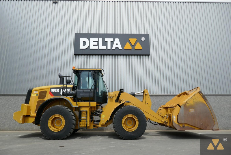 Caterpillar 962M - Máy xúc lật bánh lốp: hình 2 Caterpillar 962M - Máy xúc lật bánh lốp: hình 2