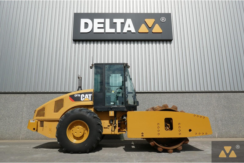 Caterpillar CP76 - Máy lăn: hình 2 Caterpillar CP76 - Máy lăn: hình 2