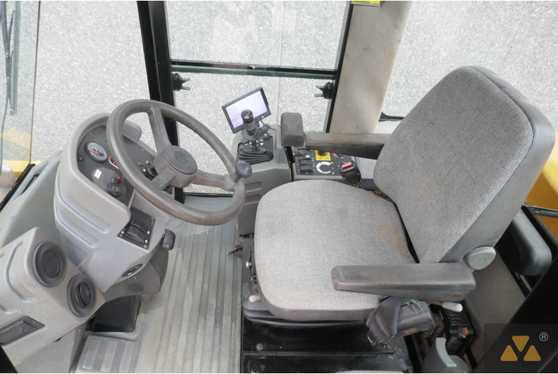 Máy lăn Caterpillar CP76: hình 7 Máy lăn Caterpillar CP76: hình 7