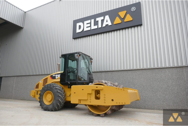 Caterpillar CP76 - Máy lăn: hình 3 Caterpillar CP76 - Máy lăn: hình 3