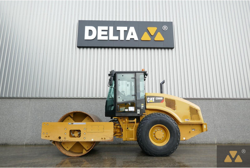 Caterpillar CS66B - Máy lăn: hình 1 Caterpillar CS66B - Máy lăn: hình 1