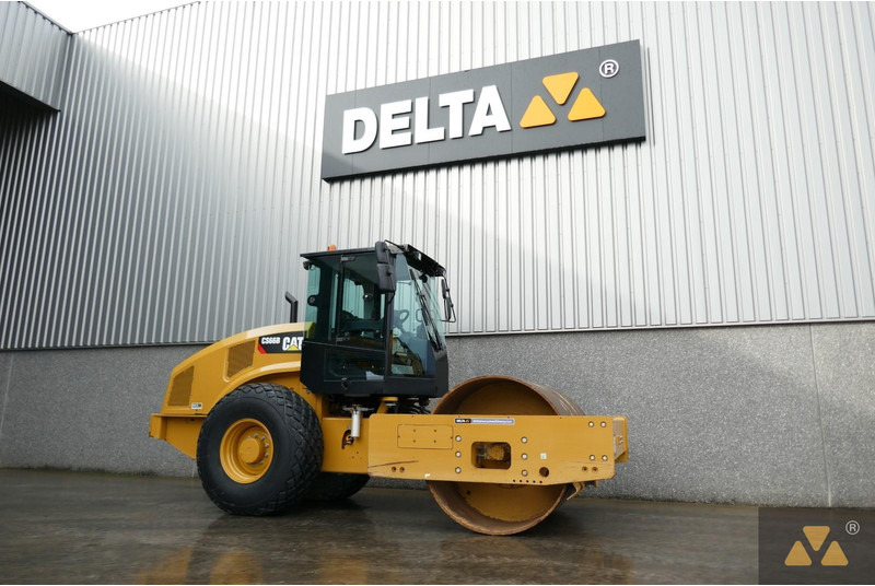 Caterpillar CS66B - Máy lăn: hình 3 Caterpillar CS66B - Máy lăn: hình 3