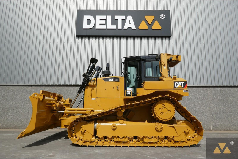 Caterpillar D6T LGP - Máy ủi: hình 1 Caterpillar D6T LGP - Máy ủi: hình 1