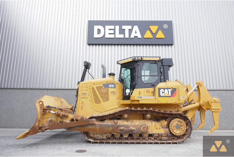 Caterpillar D7E - Máy ủi: hình 1 Caterpillar D7E - Máy ủi: hình 1
