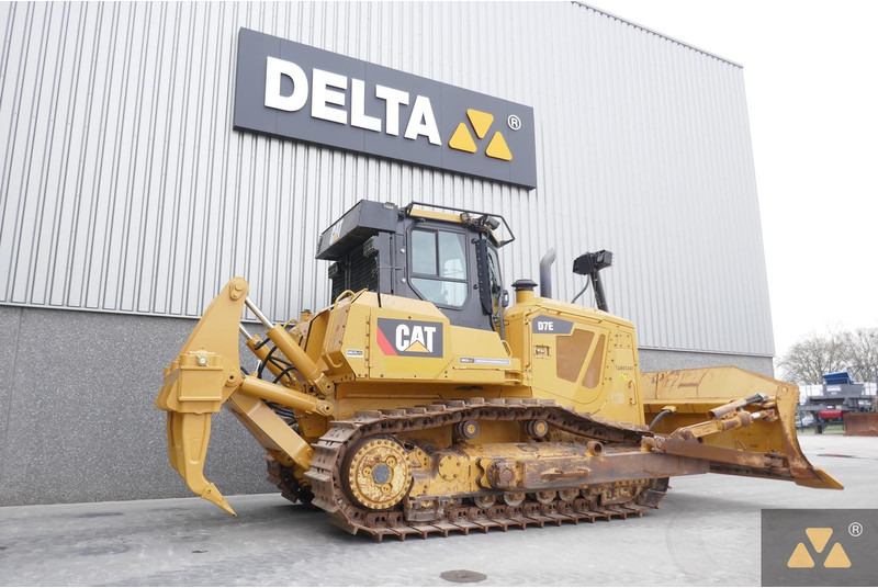 Caterpillar D7E - Máy ủi: hình 5 Caterpillar D7E - Máy ủi: hình 5