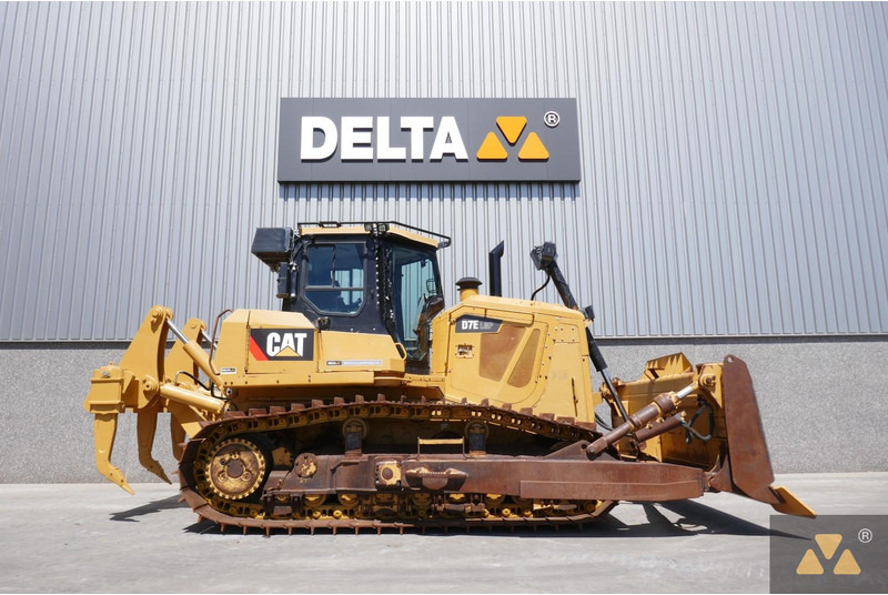 Caterpillar D7E LGP - Máy ủi: hình 2 Caterpillar D7E LGP - Máy ủi: hình 2