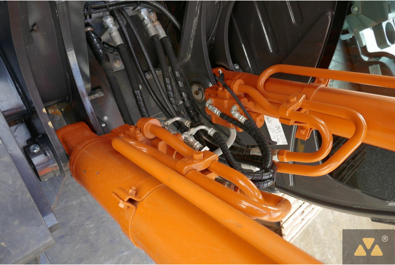 Máy xúc bánh xích Hitachi ZX210LC-7: hình 18