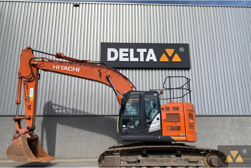 Hitachi ZX225USLC-6 - Máy xúc bánh xích: hình 1 Hitachi ZX225USLC-6 - Máy xúc bánh xích: hình 1