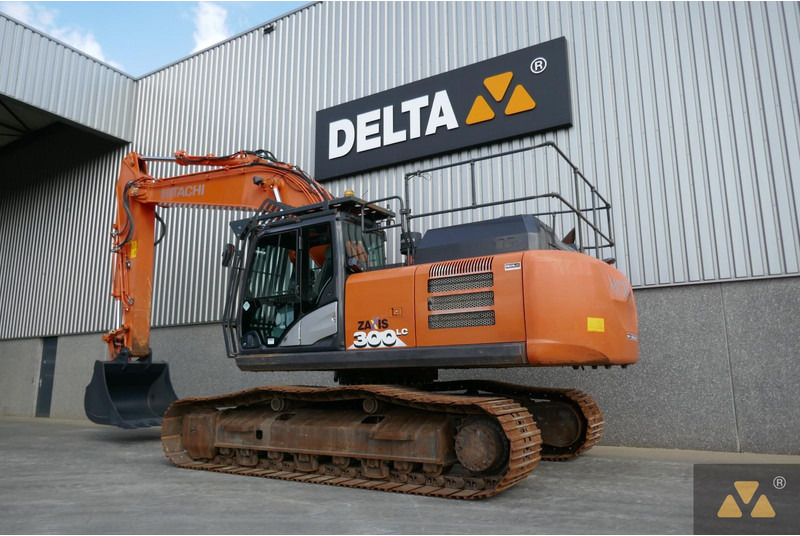 Hitachi ZX300LC-6 - Máy xúc bánh xích: hình 4 Hitachi ZX300LC-6 - Máy xúc bánh xích: hình 4