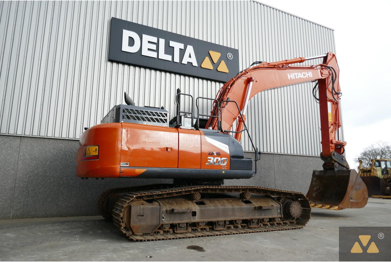 Hitachi ZX300LC-7 - Máy xúc bánh xích: hình 5 Hitachi ZX300LC-7 - Máy xúc bánh xích: hình 5