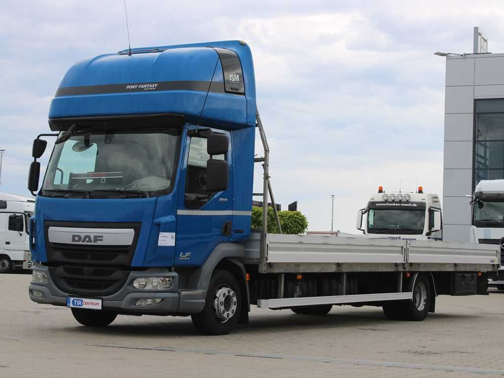 DAF LF 260, SLEEPING CABIN, EURO 6, PNEU 80% - Xe tải thùng lửng/ Phẳng: hình 1 DAF LF 260, SLEEPING CABIN, EURO 6, PNEU 80% - Xe tải thùng lửng/ Phẳng: hình 1