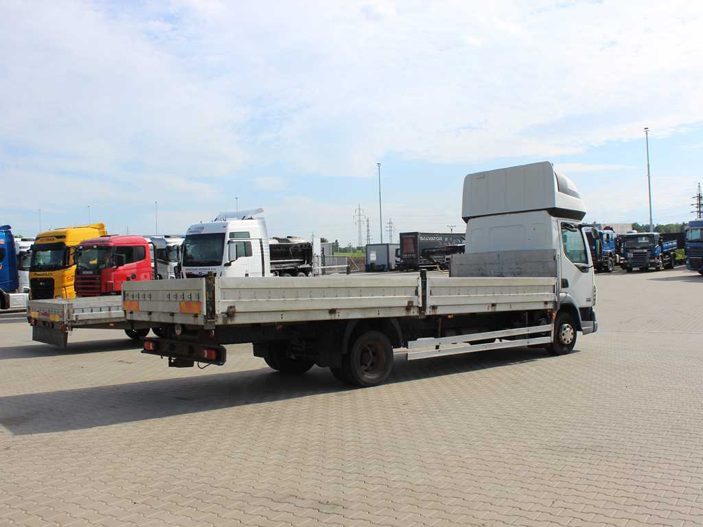 DAF LF 45.180, SLEEPING BODY, EURO 3, TIRES 80% - Xe tải thùng lửng/ Phẳng: hình 4 DAF LF 45.180, SLEEPING BODY, EURO 3, TIRES 80% - Xe tải thùng lửng/ Phẳng: hình 4