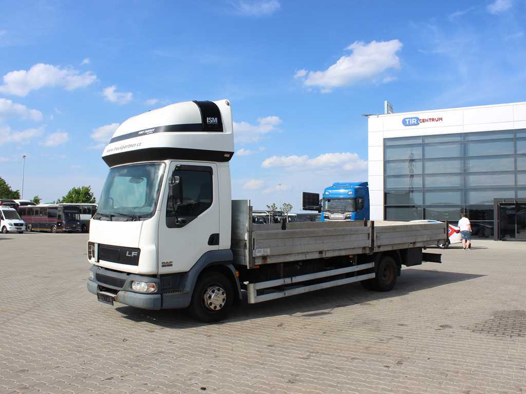 DAF LF 45.180, SLEEPING BODY, EURO 3, TIRES 80% - Xe tải thùng lửng/ Phẳng: hình 1 DAF LF 45.180, SLEEPING BODY, EURO 3, TIRES 80% - Xe tải thùng lửng/ Phẳng: hình 1