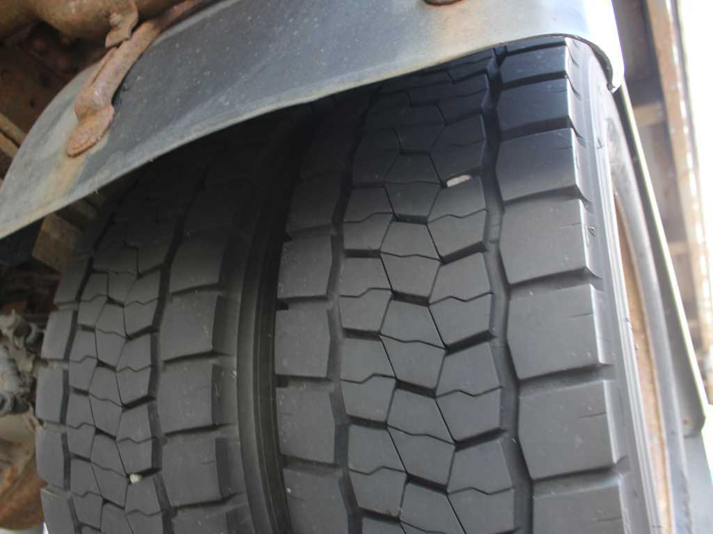 Xe tải thùng mui bạt Iveco EUROCARGO 120E22: hình 18