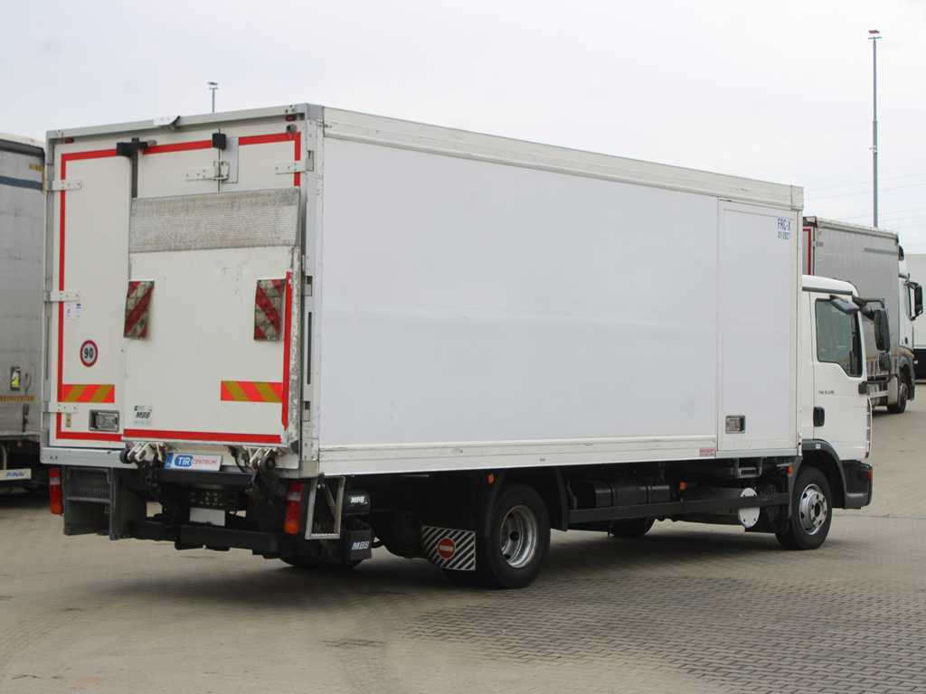 MAN TGL 12.210, EURO 4, HYDRAULIC FRONT, CARRIER SUPRA 850 Mt, 2X EVAPORATOR - Xe tải đông lạnh: hình 4 MAN TGL 12.210, EURO 4, HYDRAULIC FRONT, CARRIER SUPRA 850 Mt, 2X EVAPORATOR - Xe tải đông lạnh: hình 4