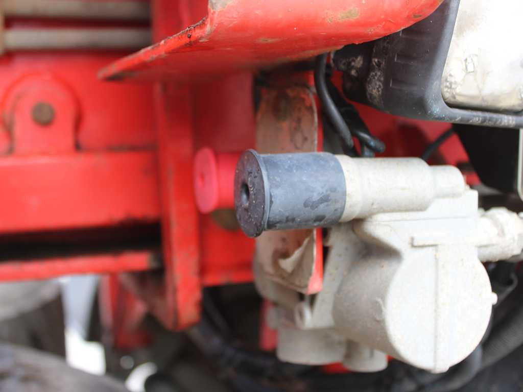 Umikov NPK 39, 2X LIFTING AXLE, SAF - Sơ mi rơ moóc chở gỗ: hình 4 Umikov NPK 39, 2X LIFTING AXLE, SAF - Sơ mi rơ moóc chở gỗ: hình 4