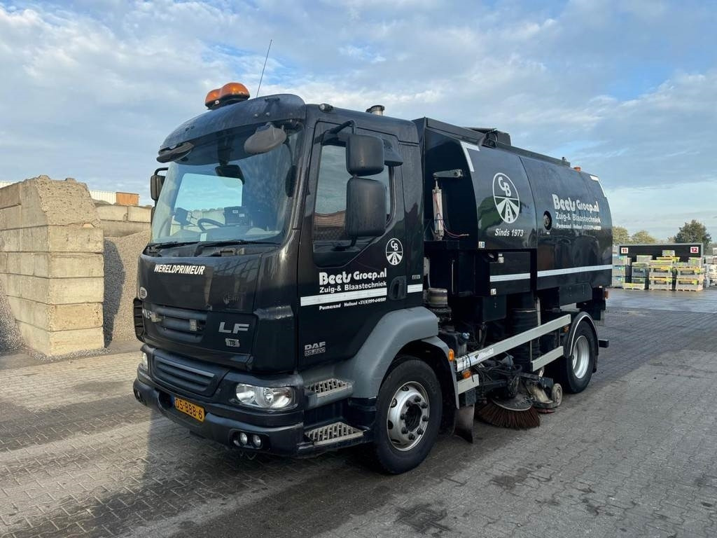 DAF FA LF55 - Xe quét đường: hình 2 DAF FA LF55 - Xe quét đường: hình 2