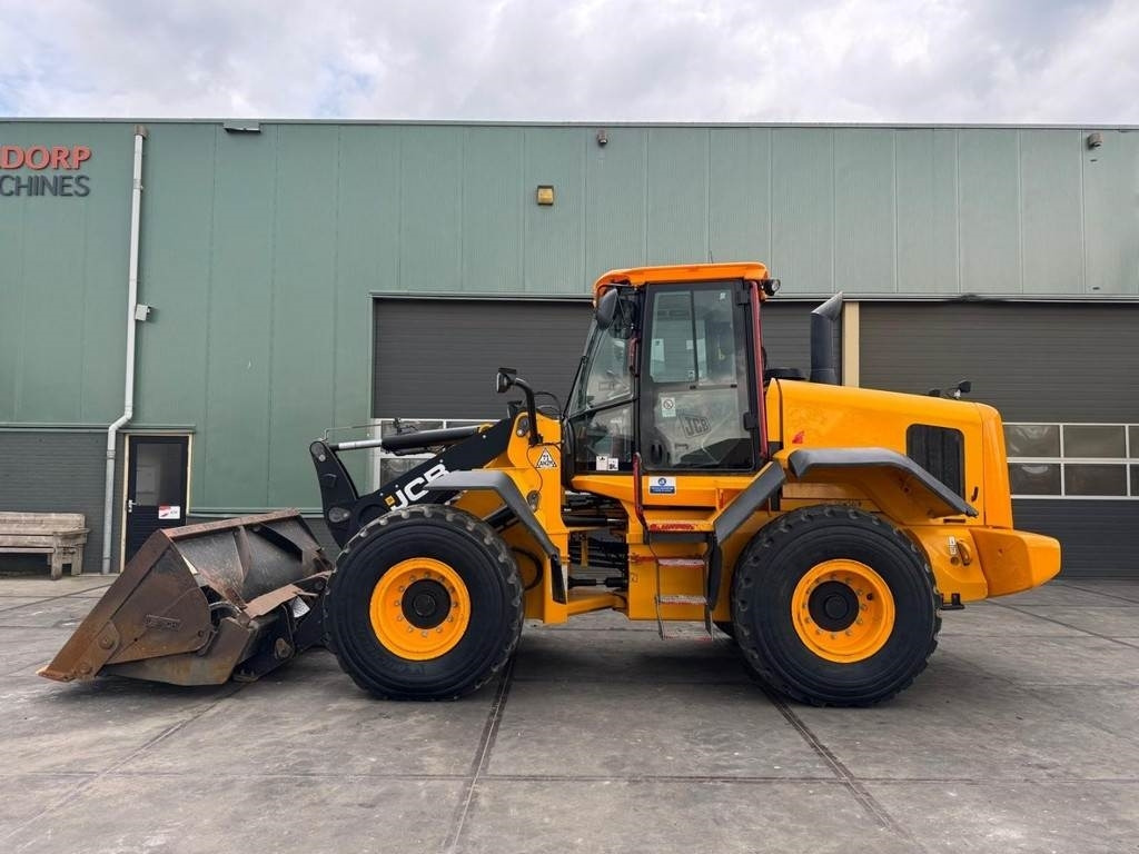 JCB 427 ZX - Máy xúc lật bánh lốp: hình 1 JCB 427 ZX - Máy xúc lật bánh lốp: hình 1