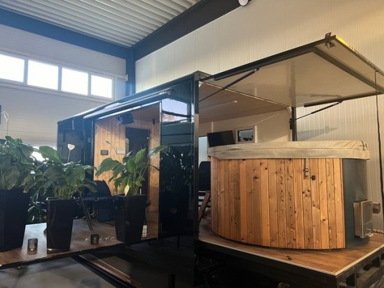 Izabella Wellnessanhänger mit Sauna und Whirlpool, Stromaggregat - Rơ moóc kiểu caravan: hình 1 Izabella Wellnessanhänger mit Sauna und Whirlpool, Stromaggregat - Rơ moóc kiểu caravan: hình 1