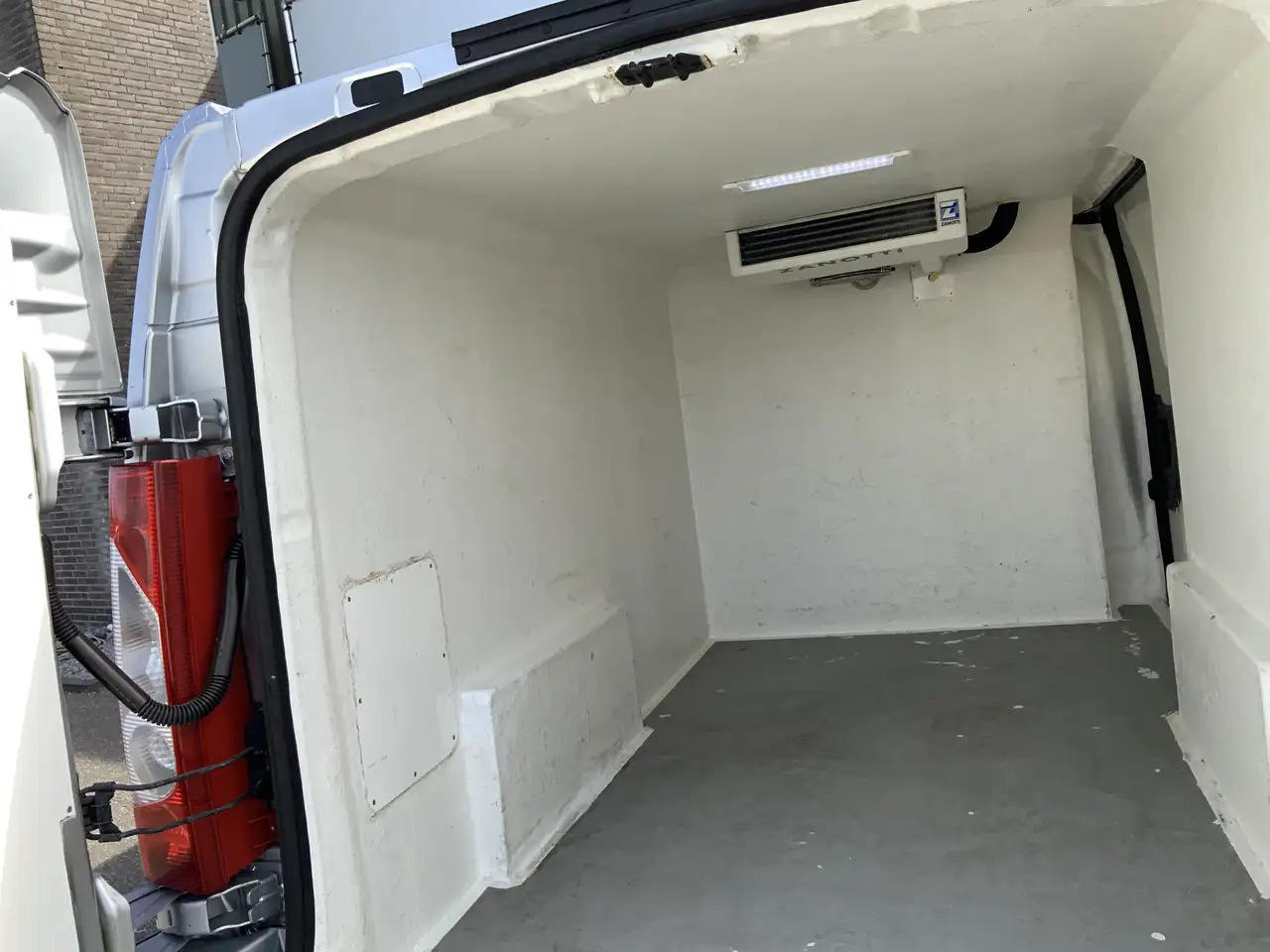 Citroen Jumpy 2.0 HDI L2H1 Koelauto werkt 100% Dag & Nacht Airco - Xe van đông lạnh: hình 5 Citroen Jumpy 2.0 HDI L2H1 Koelauto werkt 100% Dag & Nacht Airco - Xe van đông lạnh: hình 5