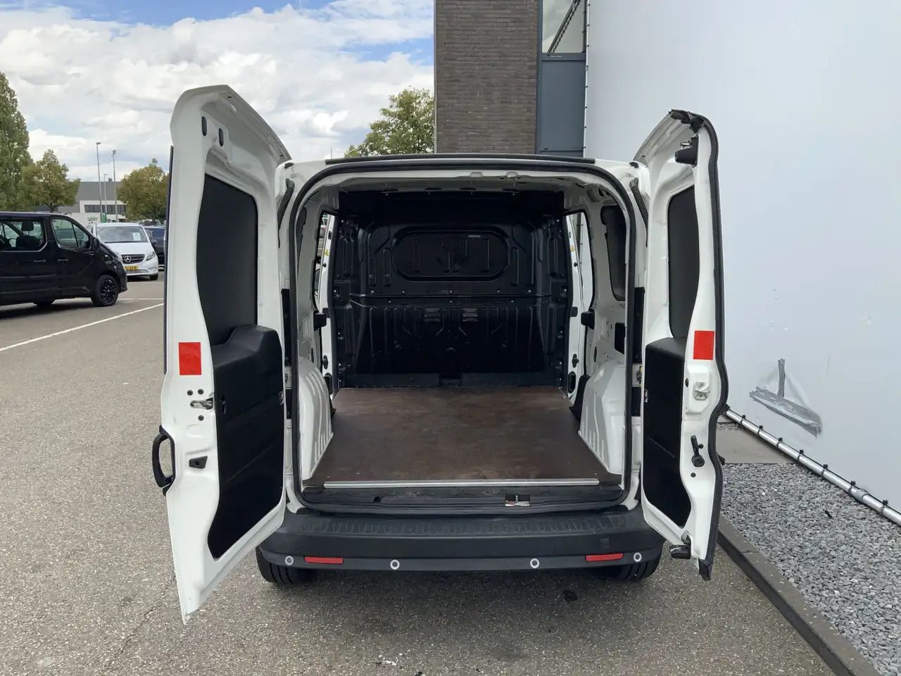 Fiat Doblo Cargo 1.4 L2H1 Maxi Dub Schuifdeuren Euro 6. Benzi - Xe van nhỏ gọn: hình 5 Fiat Doblo Cargo 1.4 L2H1 Maxi Dub Schuifdeuren Euro 6. Benzi - Xe van nhỏ gọn: hình 5