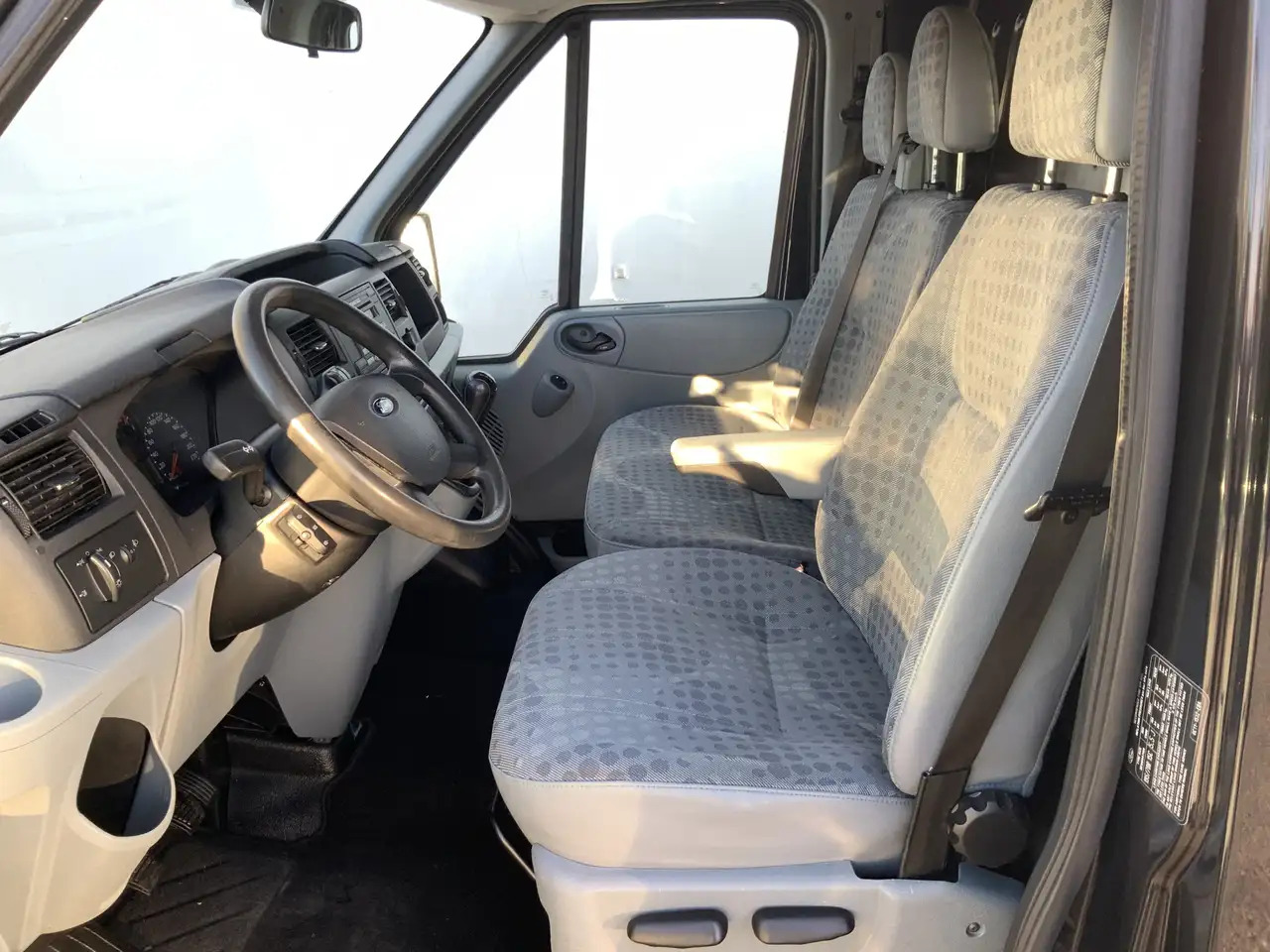Ford Transit 260S 2.2 TDCI Economy Edition Airco 3 Zits Trekhaa - Xe van chở hàng: hình 4 Ford Transit 260S 2.2 TDCI Economy Edition Airco 3 Zits Trekhaa - Xe van chở hàng: hình 4