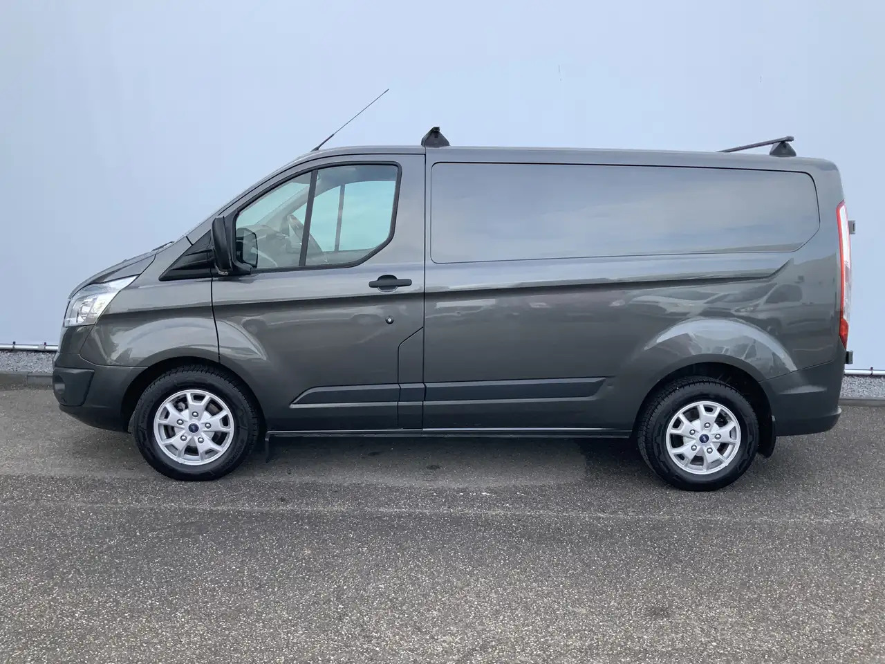 Ford Transit Custom 270 2.2 TDCI L1H1 Trend Airco Camera Cruise Dakdra - Xe van chở hàng: hình 3 Ford Transit Custom 270 2.2 TDCI L1H1 Trend Airco Camera Cruise Dakdra - Xe van chở hàng: hình 3