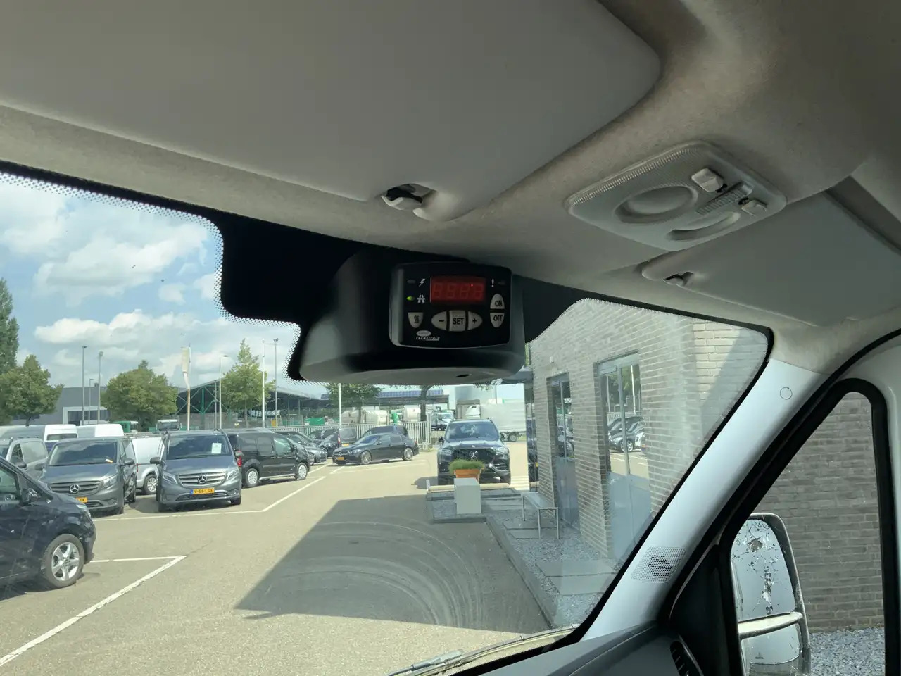 Iveco Daily 35C13 2.3 375 Automaat Koelmeubelbak Deuren Dag&Na - Xe van đông lạnh: hình 5 Iveco Daily 35C13 2.3 375 Automaat Koelmeubelbak Deuren Dag&Na - Xe van đông lạnh: hình 5