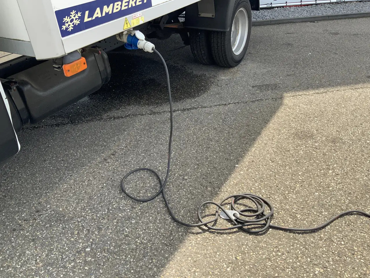 Iveco Daily 35C13 2.3 375 Automaat Koelmeubelbak Deuren Dag&Na - Xe van đông lạnh: hình 2 Iveco Daily 35C13 2.3 375 Automaat Koelmeubelbak Deuren Dag&Na - Xe van đông lạnh: hình 2