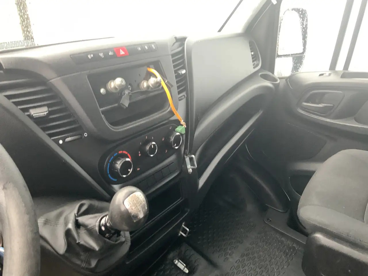 Iveco Daily 35S12 2.3 345 VriesAuto 10 deuren _40 gr onder 0, - Xe van đông lạnh: hình 5 Iveco Daily 35S12 2.3 345 VriesAuto 10 deuren _40 gr onder 0, - Xe van đông lạnh: hình 5