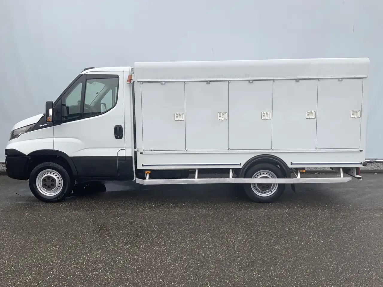 Iveco Daily 35S12 2.3 345 vries Auto 40 gr onder nul. 10 Deure - Xe van đông lạnh: hình 3 Iveco Daily 35S12 2.3 345 vries Auto 40 gr onder nul. 10 Deure - Xe van đông lạnh: hình 3