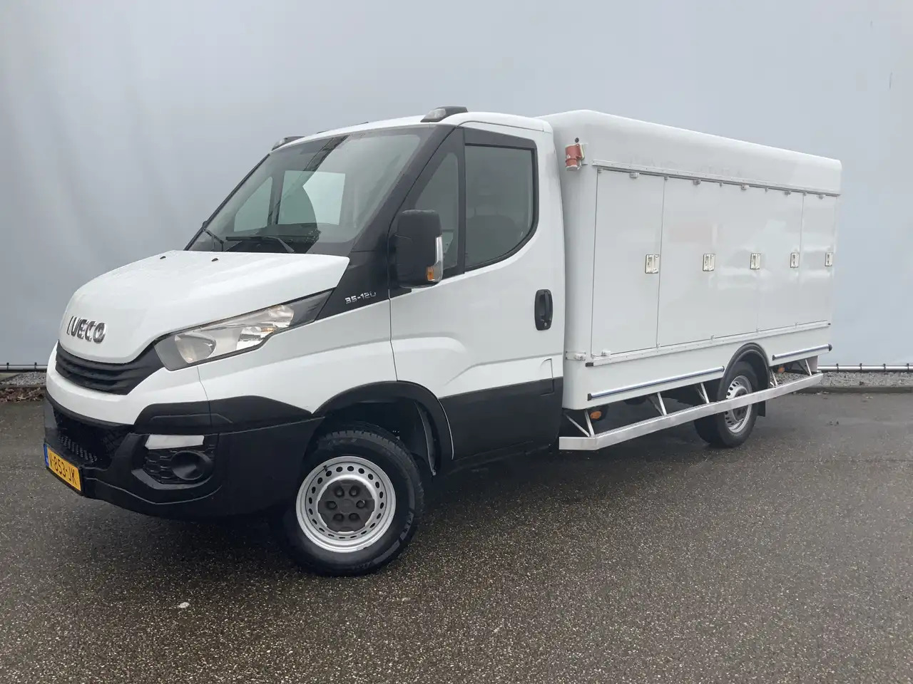 Iveco Daily 35S12 2.3 345 vries Auto 40 gr onder nul. 10 Deure - Xe van đông lạnh: hình 1 Iveco Daily 35S12 2.3 345 vries Auto 40 gr onder nul. 10 Deure - Xe van đông lạnh: hình 1