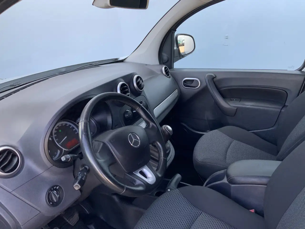 Mercedes-Benz Citan 109 CDI BlueEFFICIENCY Airco Cruise Euro 5 - Xe van nhỏ gọn: hình 5 Mercedes-Benz Citan 109 CDI BlueEFFICIENCY Airco Cruise Euro 5 - Xe van nhỏ gọn: hình 5