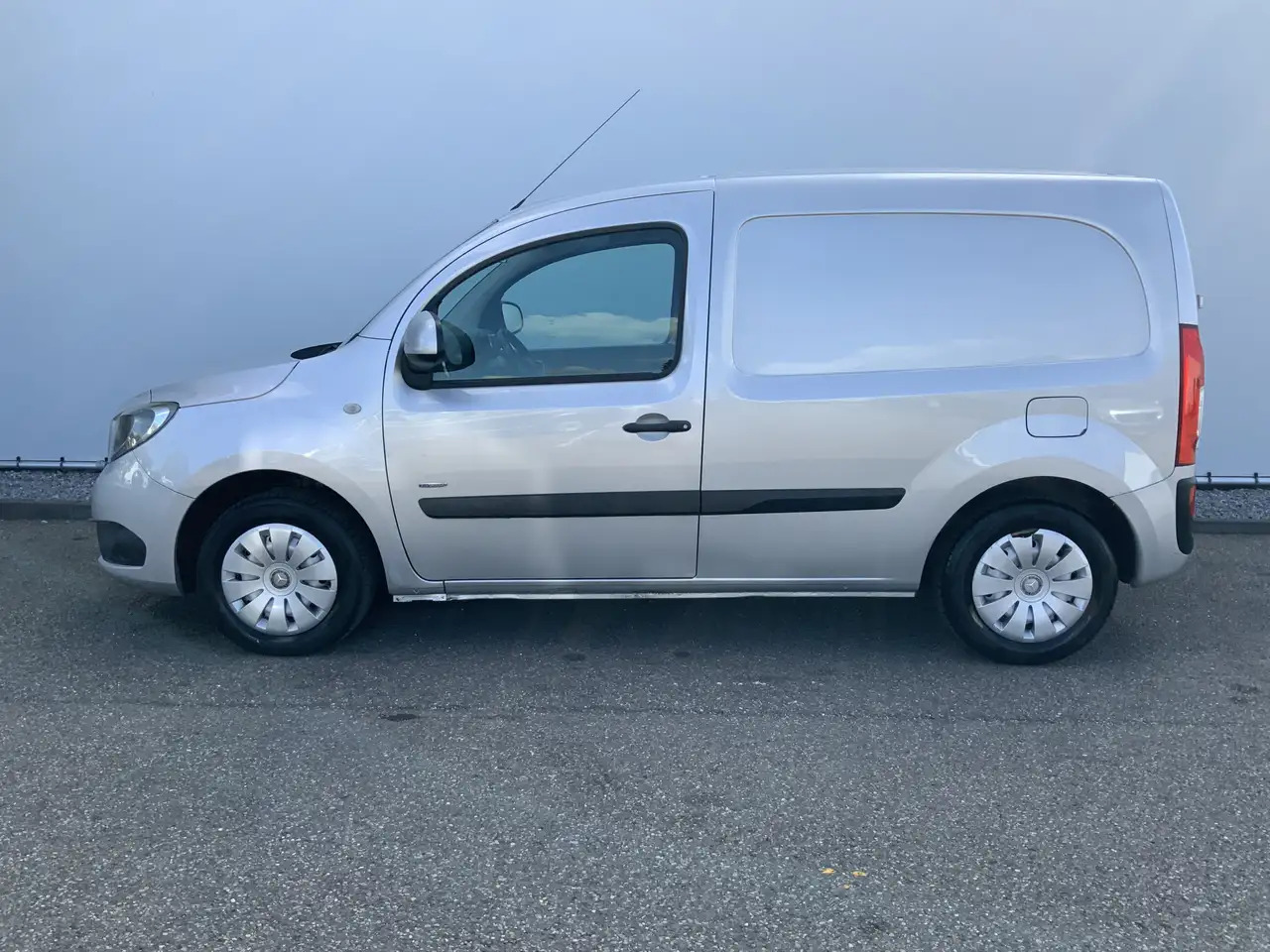 Mercedes-Benz Citan 109 CDI BlueEFFICIENCY Airco Cruise Euro 5 - Xe van nhỏ gọn: hình 3 Mercedes-Benz Citan 109 CDI BlueEFFICIENCY Airco Cruise Euro 5 - Xe van nhỏ gọn: hình 3