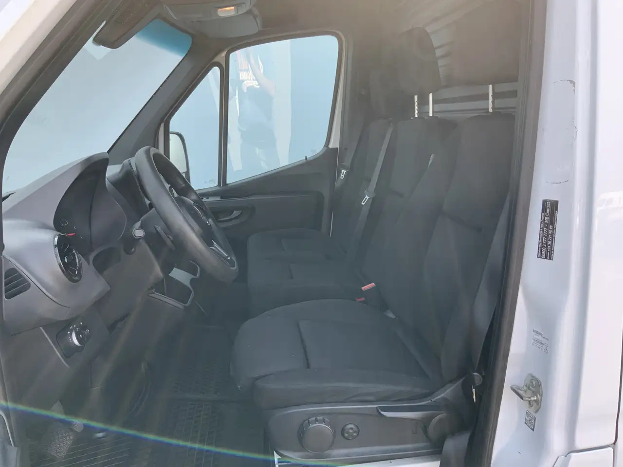 Mercedes-Benz Sprinter 311 2.2 CDI L2H2 Automaat Airco 3 Zits 2000 kg Sid - Xe van chở hàng: hình 4 Mercedes-Benz Sprinter 311 2.2 CDI L2H2 Automaat Airco 3 Zits 2000 kg Sid - Xe van chở hàng: hình 4