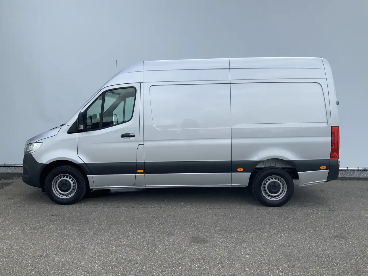 Mercedes-Benz Sprinter 315 1.9 CDI L2H2 Automaat 3 Zits Airco Navi Camera - Xe van chở hàng: hình 2 Mercedes-Benz Sprinter 315 1.9 CDI L2H2 Automaat 3 Zits Airco Navi Camera - Xe van chở hàng: hình 2
