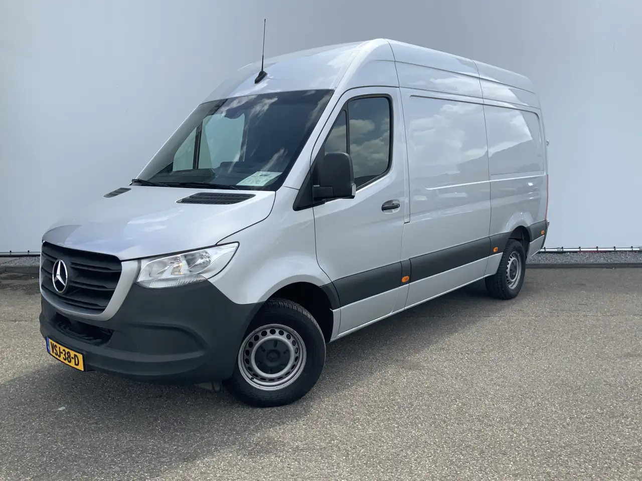 Mercedes-Benz Sprinter 315 1.9 CDI L2H2 Automaat 3 Zits Airco Navi Camera - Xe van chở hàng: hình 1 Mercedes-Benz Sprinter 315 1.9 CDI L2H2 Automaat 3 Zits Airco Navi Camera - Xe van chở hàng: hình 1